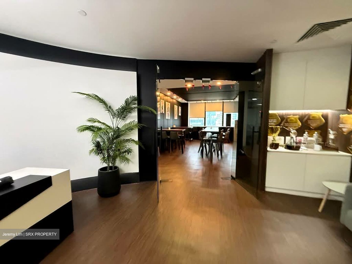 United Square (D11), Office #539397841